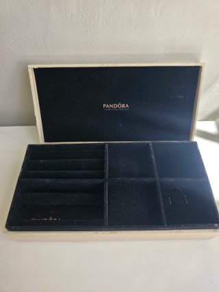 Lote 4 Joyeros Pandora Beige y Blanco,