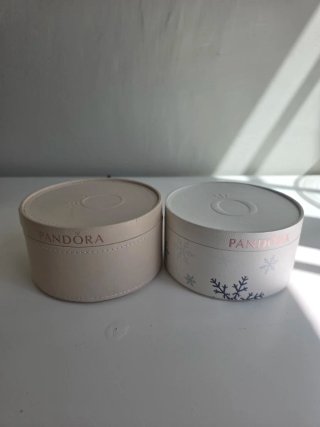 Lote 4 Joyeros Pandora Beige y Blanco,