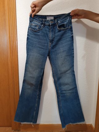 Pantalón vaquero Bershka Cropped flare