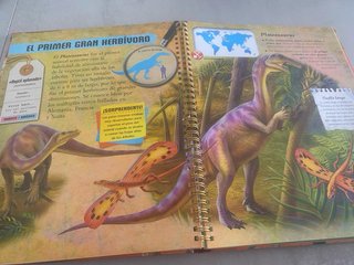 El mundo de los dinosaurios 30x25