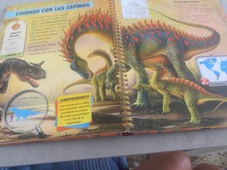 El mundo de los dinosaurios 30x25