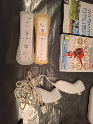 Consola Wii con juegos y accesorios