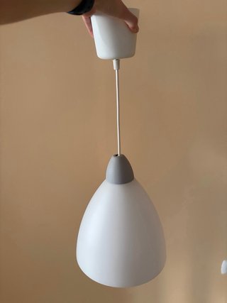 Lámpara colgante Ikea blanca y gris