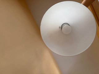 Lámpara colgante Ikea blanca y gris