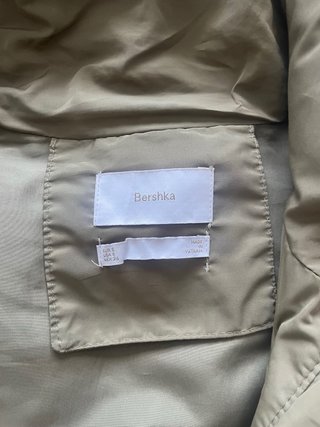 Chaleco Bershka verde oliva