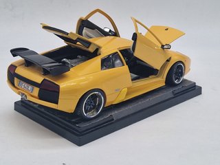 LAMBORGHINI Murcielago rielaborata - Scala 1/18