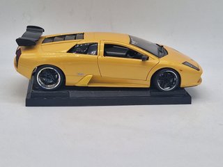 LAMBORGHINI Murcielago rielaborata - Scala 1/18