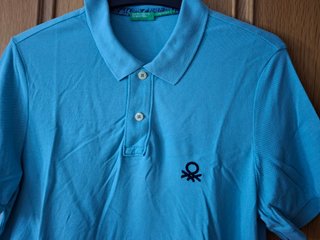 Polo hombre Benetton. Talla XL. SEMINUEVO. Azúl