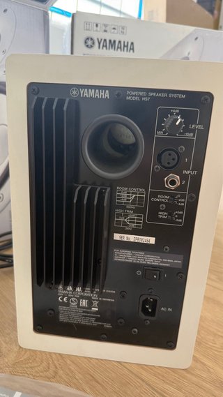 Pareja Altavoces Yamaha HS7 Blancos + Cajas