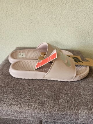 Chanclas Nike Benassi JDI Rosa Talla 40.5