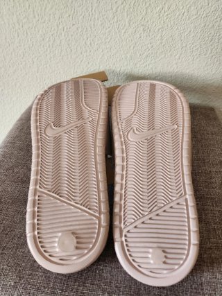 Chanclas Nike Benassi JDI Rosa Talla 40.5