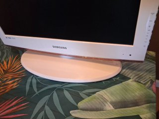 Televisor 22 pulgadas NO smart blanco