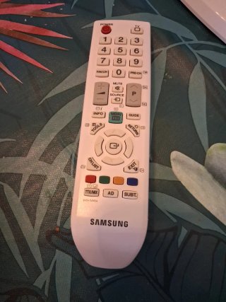 Televisor 22 pulgadas NO smart blanco