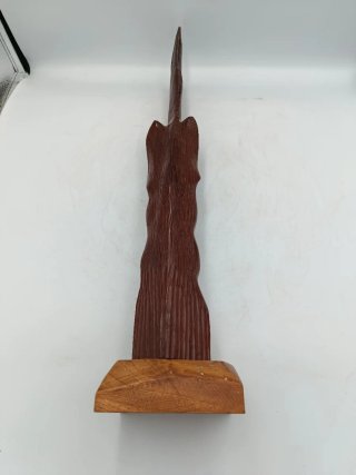 ARTE ÉTNICO TALLADO EN MADERA