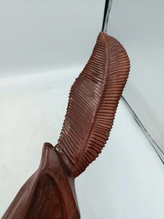 ARTE ÉTNICO TALLADO EN MADERA