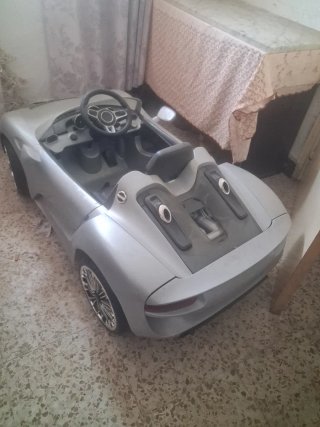 Coche eléctrico infantil
