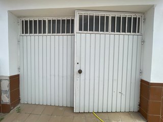 Portón blanco