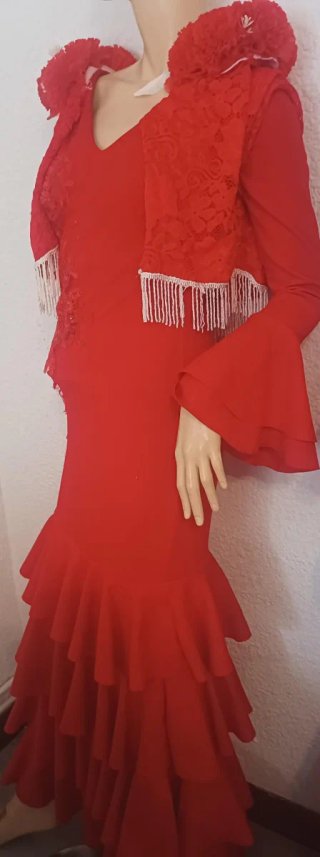 Vestido de flamenca rojo con volantes
