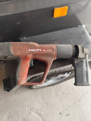 Pistola de clavos Hilti DX A40
