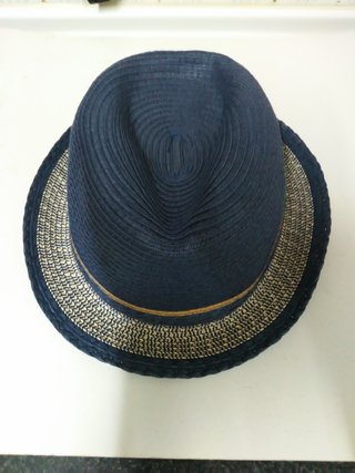 Sombrero de verano beige y azul