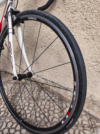 Bicicleta de carretera Conor WRC