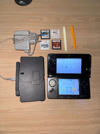 Nintendo 3DS Negra + Accesorios