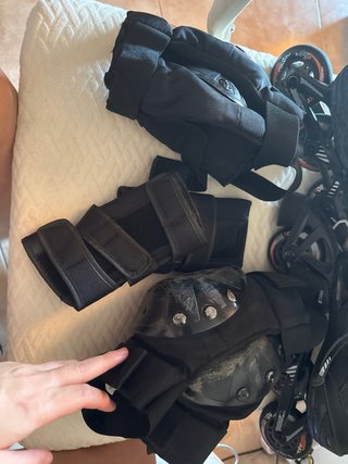 Patines en línea, casco y protecciones