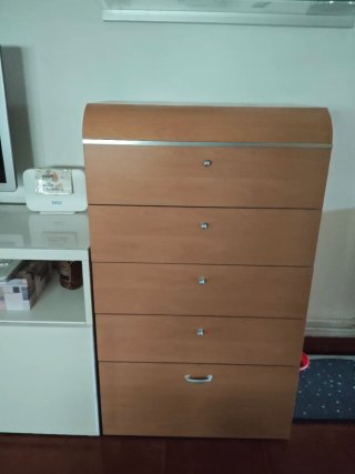 Cajonera de madera y metal