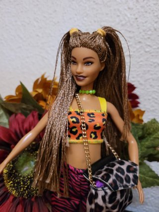 Muñeca Barbie con ropa moderna