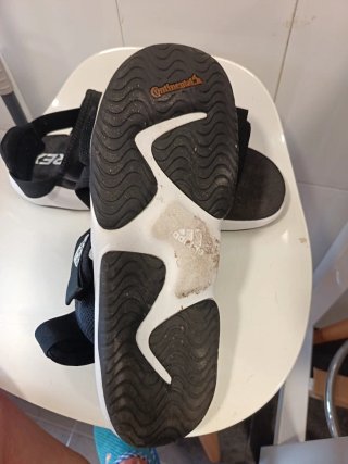 Sandalias Adidas Hombre Negras y Blancas