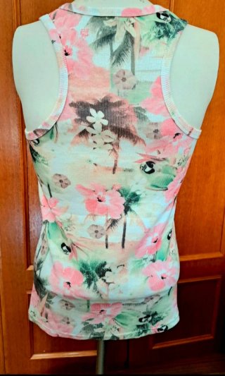 Camiseta tirantes estampado floral