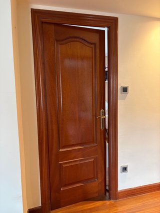 2 Puertas de madera interior