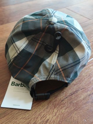 Gorra Barbour cuadros beige y verde