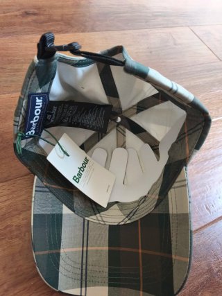Gorra Barbour cuadros beige y verde