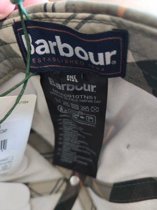 Gorra Barbour cuadros beige y verde