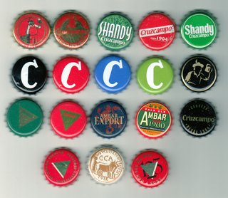 18 Tappi di birra spagnola Ambar e Cruzcampo 56d