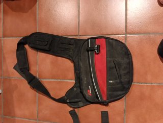 Taladro DeWalt 18V con cargador y accesorios