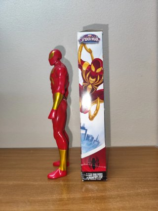 Figura Iron Spider Hasbro Titan Hero Series 30 cm