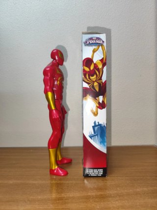 Figura Iron Spider Hasbro Titan Hero Series 30 cm