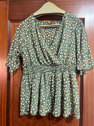 Camisa de vestir con chaleco a rayas