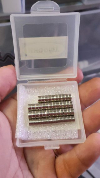 Imanes cilíndricos pequeños