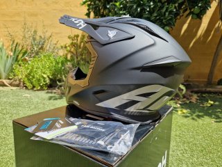Casco Airoh Aviator ACE 2