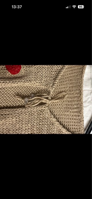 Chaqueta tejida flores rojas manga 3/4