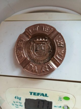 Cenicero bronce o metal  pesa 172 gramos