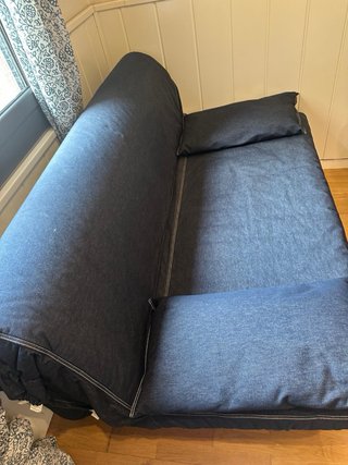 Divano letto blu in denim