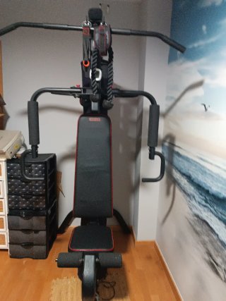 Multiestación musculación compact con cargas guiad
