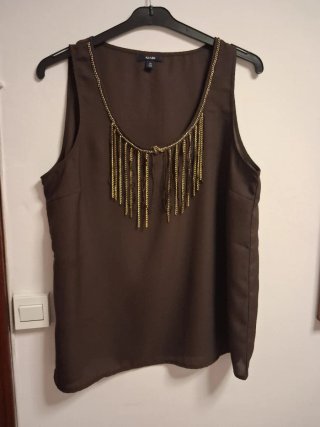 Camiseta Kiabi M con cadena dorada