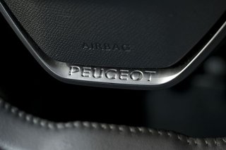 Peugeot 208   BlueHDi 73kW 100CV Active