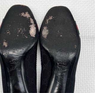 Zapatos Gucci Clásicos Negros con Hebilla Dorada