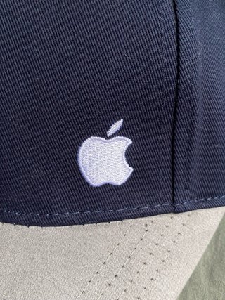 Gorra Oficial Apple Limitada Azul y Gris